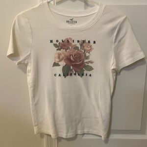 Hollister rose t-shirt